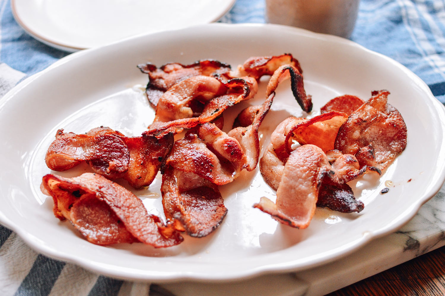 Cooked bacon on a plate, cwww5.fioekdjsdas.cf