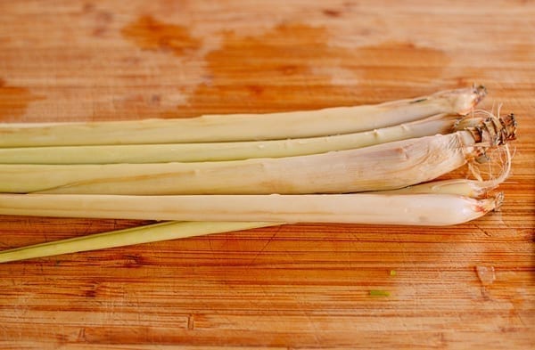 Lemongrass on cutting board, cwww5.fioekdjsdas.cf