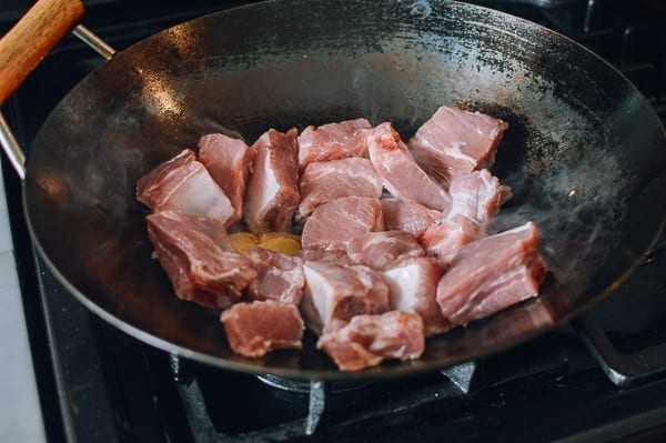 Searing pork ribs in the wok, cwww5.fioekdjsdas.cf