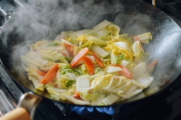 Napa cabbage leaves cooked until wilted, cwww5.fioekdjsdas.cf