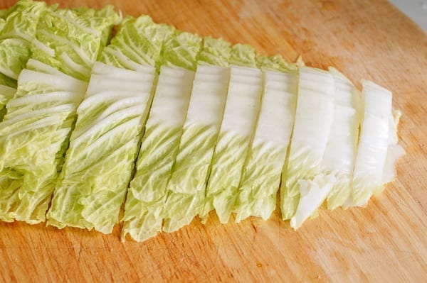 Slicing napa cabbage leaves, cwww5.fioekdjsdas.cf