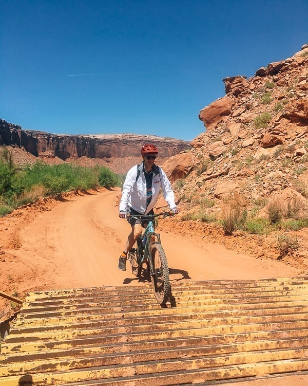 Lee - Mountain biking Moab over cattle grate by cwww5.fioekdjsdas.cf