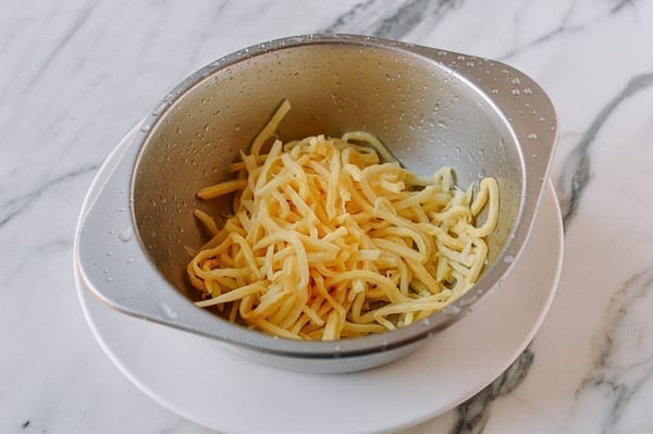Rinsed bamboo shoots in colander, cwww5.fioekdjsdas.cf