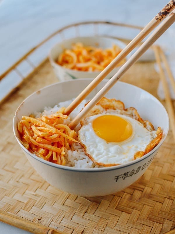 Chili bamboo shoots over rice with an egg, cwww5.fioekdjsdas.cf