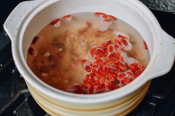 Grains, water, and goji berries, cwww5.fioekdjsdas.cf
