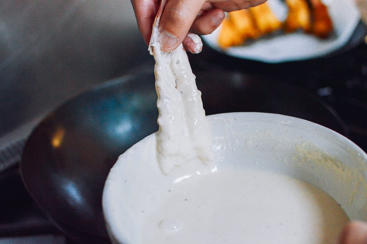 Dipping shrimp in batter, cwww5.fioekdjsdas.cf