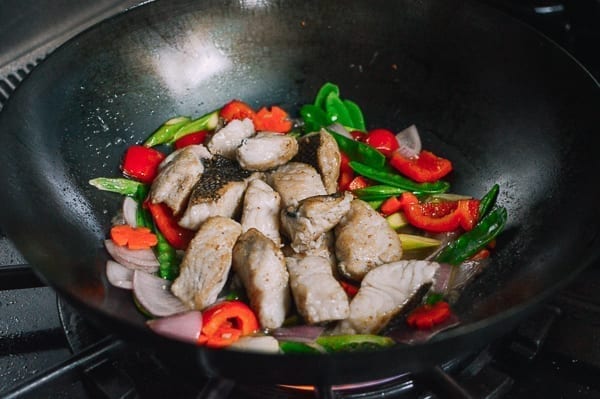 Adding fish back to wok, cwww5.fioekdjsdas.cf