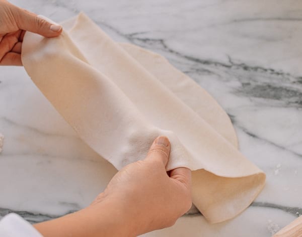 Folding dough to make layers, cwww5.fioekdjsdas.cf