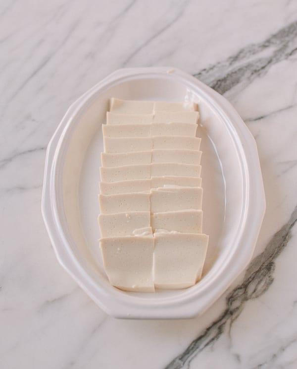 Silken tofu laid out on plate, cwww5.fioekdjsdas.cf