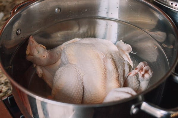 Measuring water for poached chicken in stock pot, cwww5.fioekdjsdas.cf