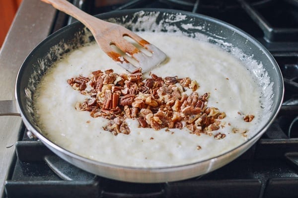 Adding toasted nuts to melted marshmallows, cwww5.fioekdjsdas.cf