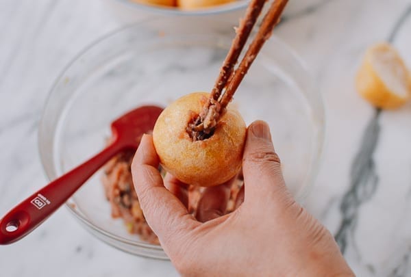 Stuffing fried gluten ball with filling, cwww5.fioekdjsdas.cf