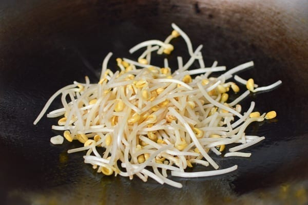 Soybean sprouts in wok, cwww5.fioekdjsdas.cf