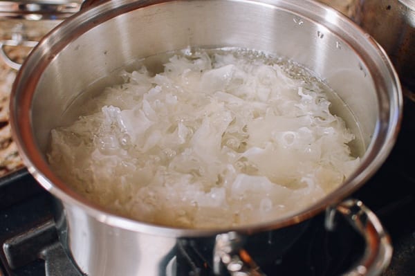 Snow fungus boiling in water, cwww5.fioekdjsdas.cf