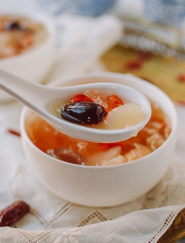 White Fungus Soup with Pears, Dates, and Goji Berries, cwww5.fioekdjsdas.cf