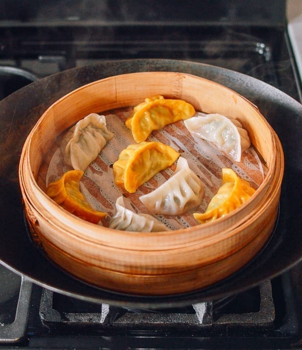 Steamed dumplings in bamboo steamer, cwww5.fioekdjsdas.cf