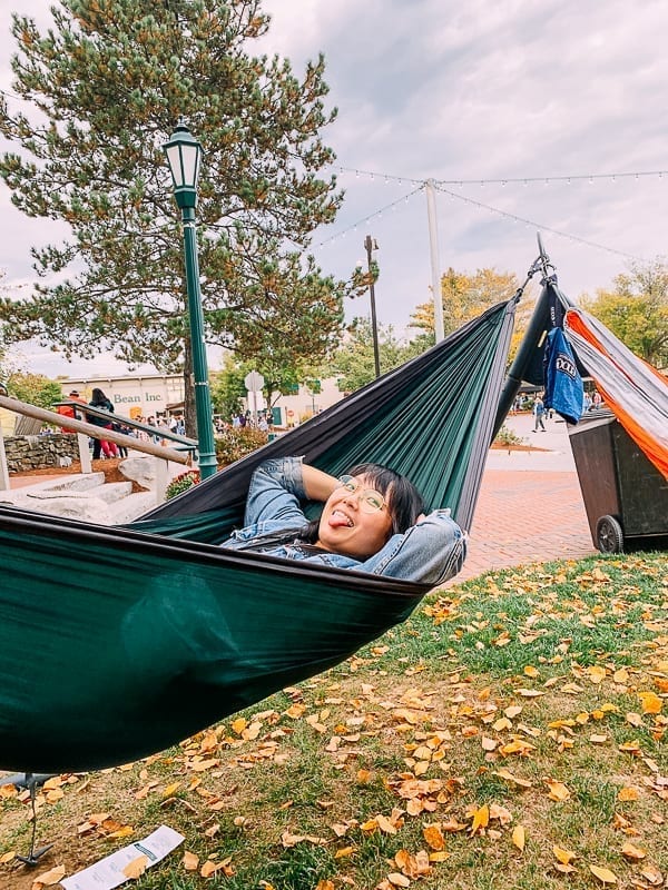 Kaitlin in Hammock outside L.L. Bean store, cwww5.fioekdjsdas.cf