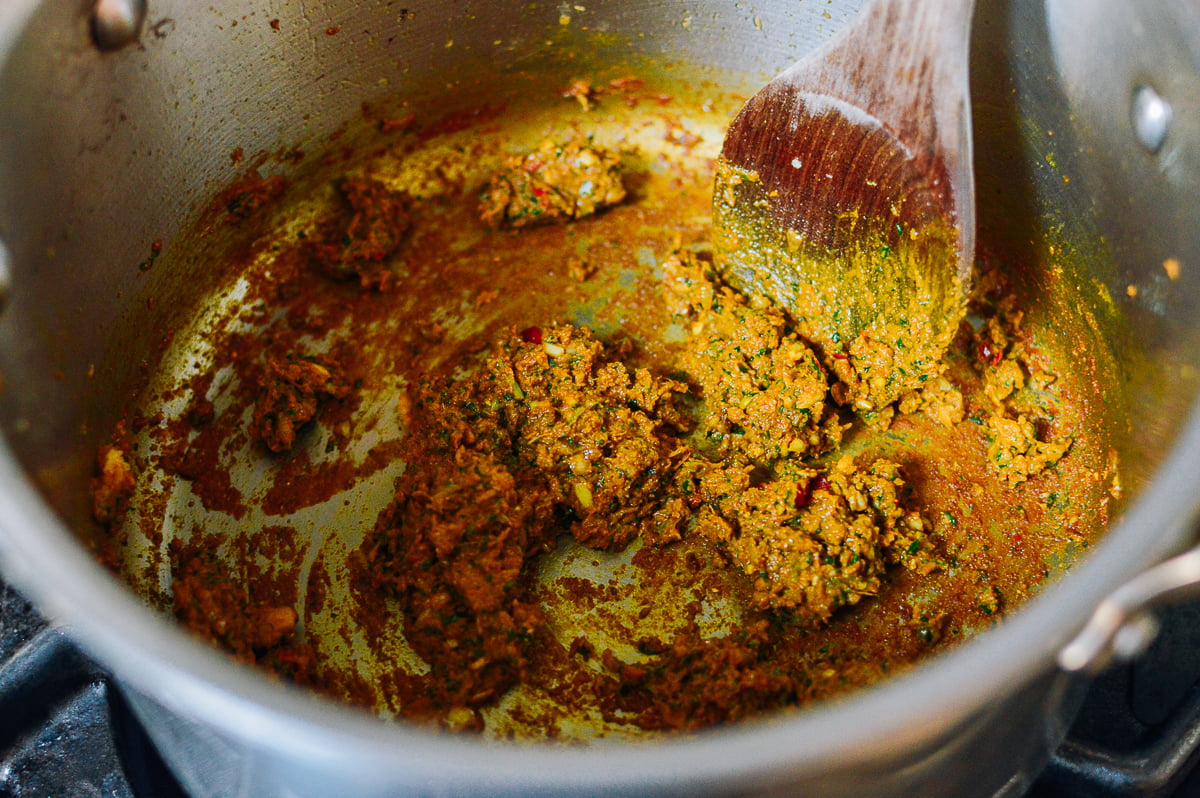Frying curry paste until fragrant, cwww5.fioekdjsdas.cf