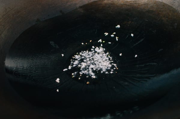 Garlic in wok, cwww5.fioekdjsdas.cf