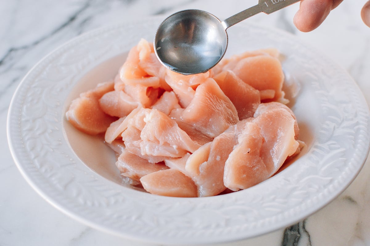 Adding water to sliced chicken, cwww5.fioekdjsdas.cf