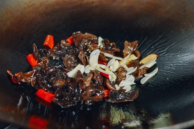 Adding garlic, cwww5.fioekdjsdas.cf