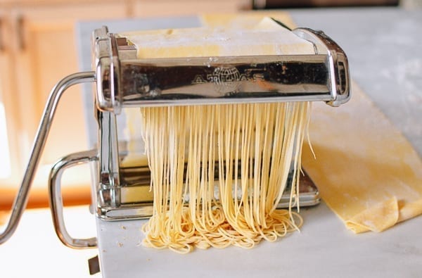 Cutting thin noodles with pasta roller, cwww5.fioekdjsdas.cf