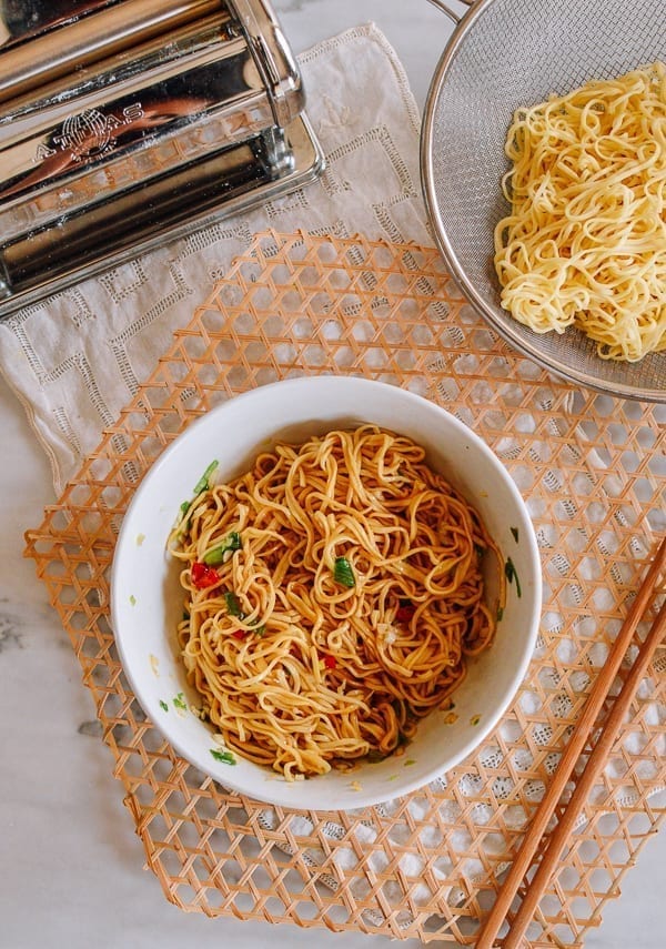 Homemade Egg Noodles Tossed in Sauce, cwww5.fioekdjsdas.cf