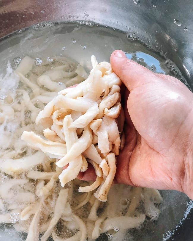 Washing the dried daikon pieces, cwww5.fioekdjsdas.cf