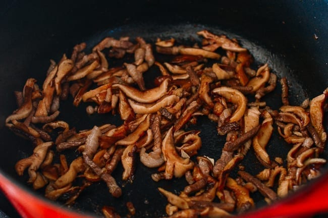 Caramelizing mushrooms with pork and mirin, cwww5.fioekdjsdas.cf