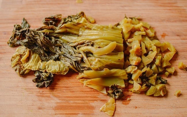 Chopping pickled mustard greens, cwww5.fioekdjsdas.cf