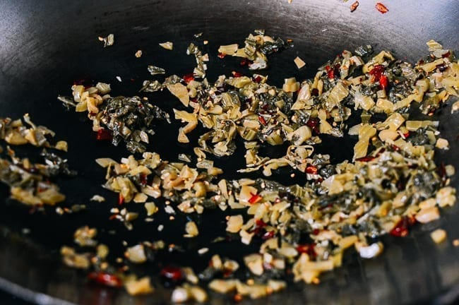 Stir-frying pickled mustard greens, cwww5.fioekdjsdas.cf