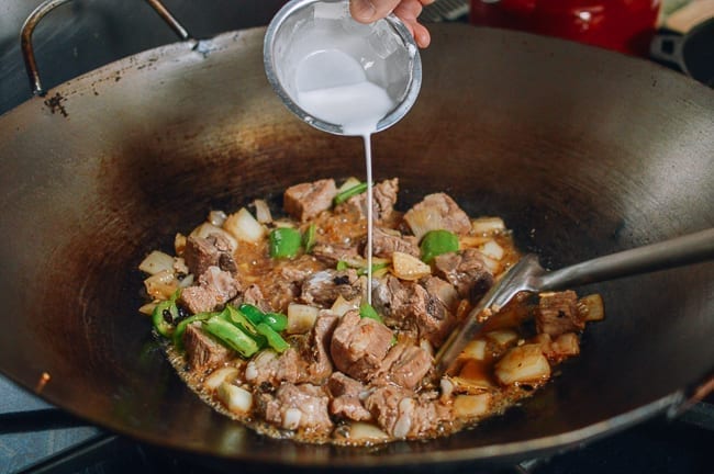 Adding cornstarch slurry to thicken sauce, cwww5.fioekdjsdas.cf