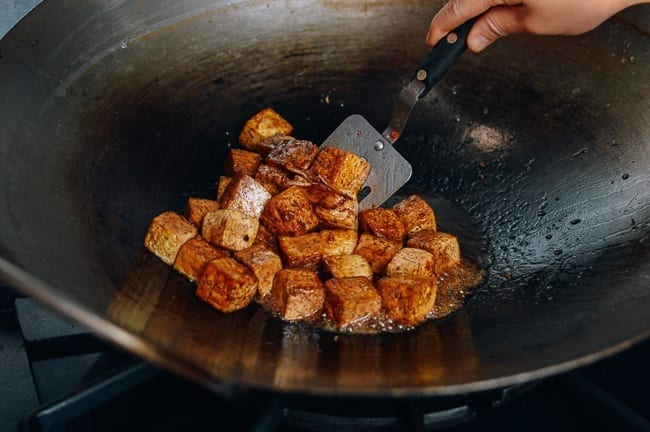 Stirring tofu in sauce, cwww5.fioekdjsdas.cf