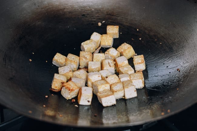 Browned cubes of firm tofu, cwww5.fioekdjsdas.cf