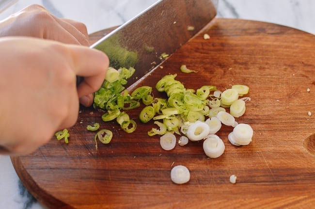 Slicing Scallions into rounds, cwww5.fioekdjsdas.cf