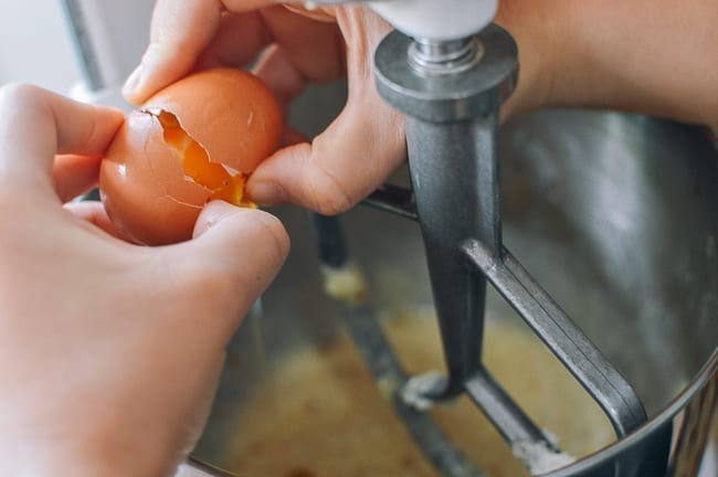 Adding eggs to creamed butter, sugar, and oil, cwww5.fioekdjsdas.cf