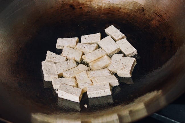 Browning tofu in wok, cwww5.fioekdjsdas.cf