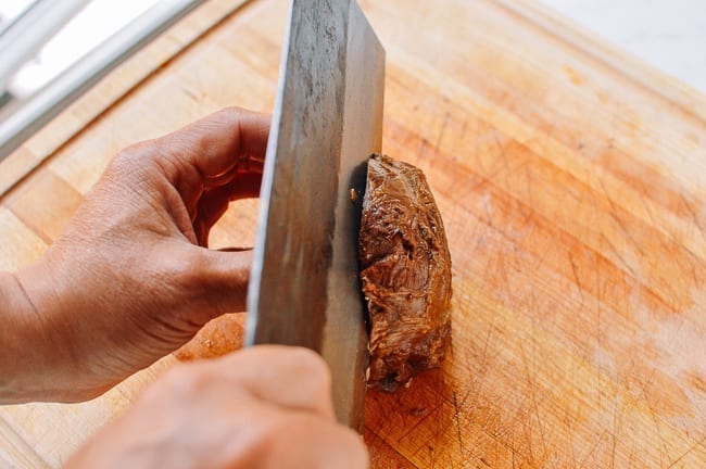 Slicing beef shank in half lengthwise, cwww5.fioekdjsdas.cf