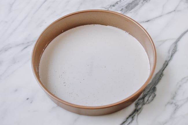 Thin layer of batter in cake pan, cwww5.fioekdjsdas.cf