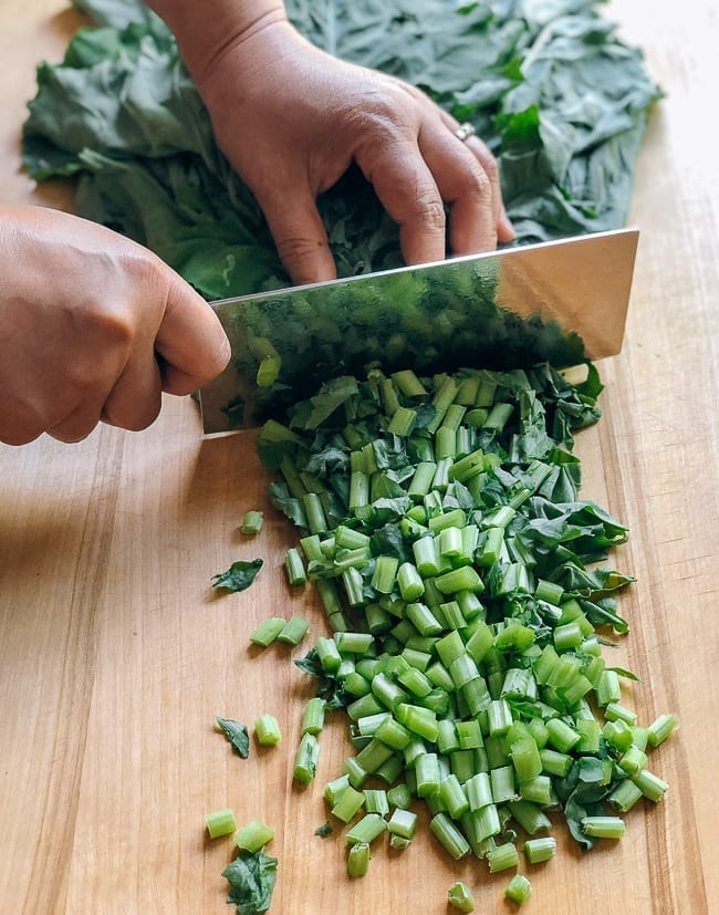 Chopping kale greens, cwww5.fioekdjsdas.cf
