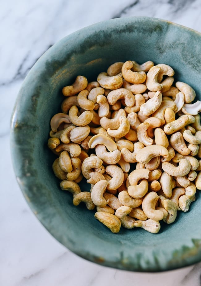 Bowl of raw cashews, cwww5.fioekdjsdas.cf
