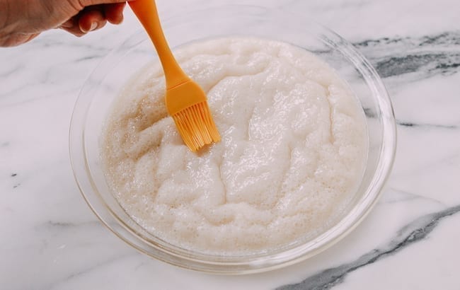 Brushing white sugar sponge cake with oil, cwww5.fioekdjsdas.cf