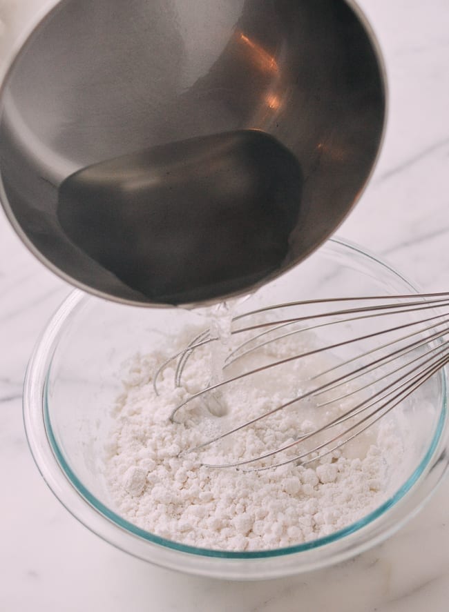 Adding hot sugar water to rice flour water mixture, cwww5.fioekdjsdas.cf