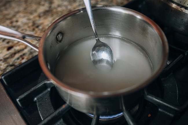 Dissolving sugar into water over heat, cwww5.fioekdjsdas.cf