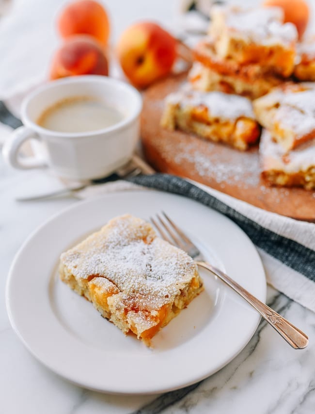 Peach square on plate with coffee, cwww5.fioekdjsdas.cf