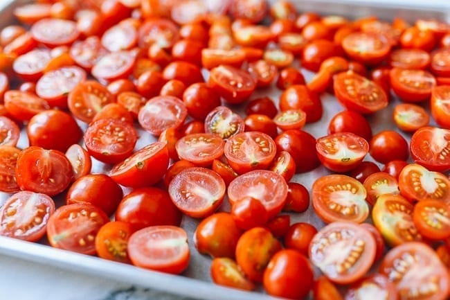 Tomatoes on baking sheet, cwww5.fioekdjsdas.cf