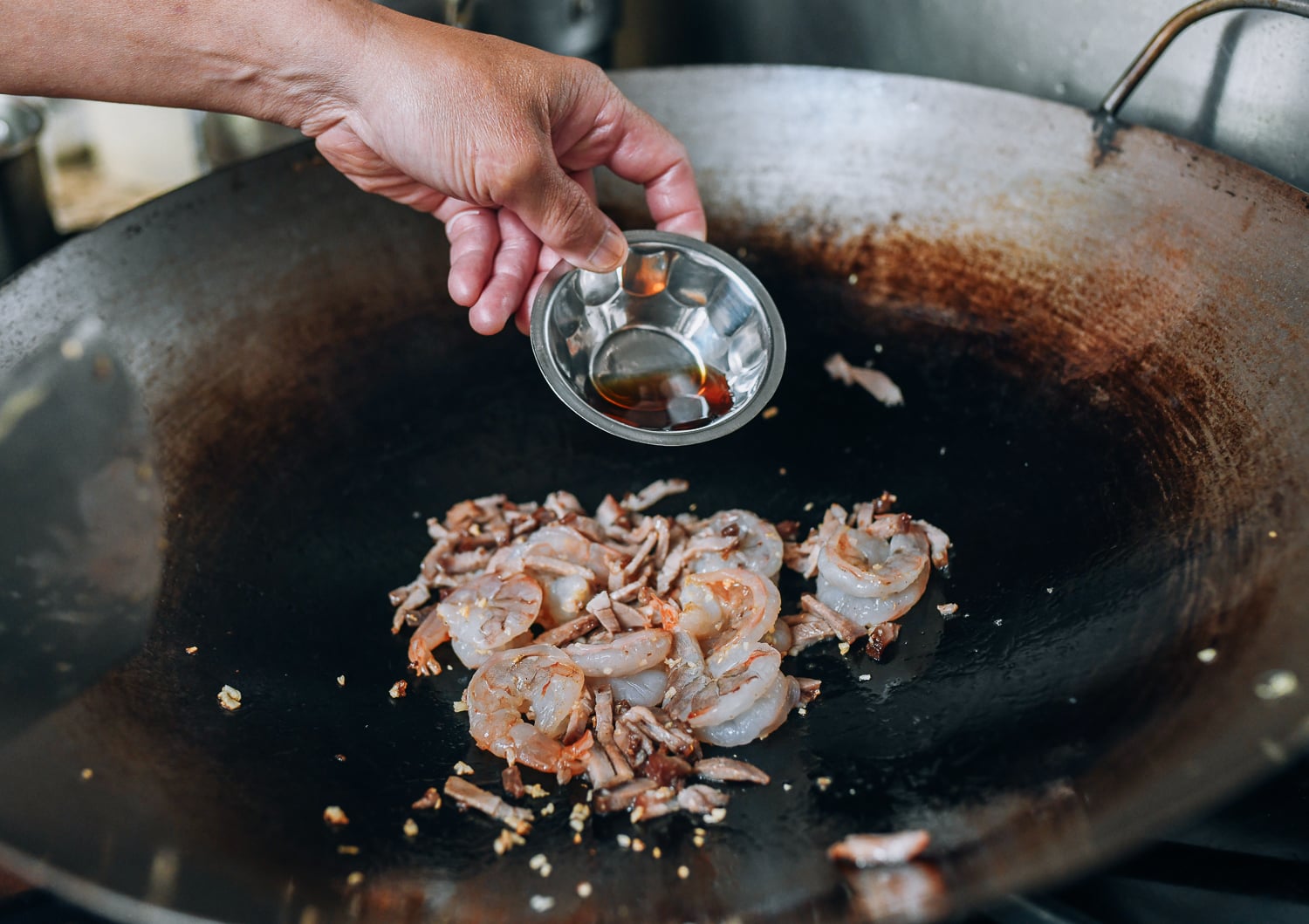 Adding Shaoxing wine to shrimp and pork, cwww5.fioekdjsdas.cf