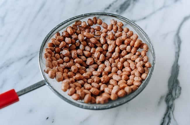 Peanuts in strainer, cwww5.fioekdjsdas.cf