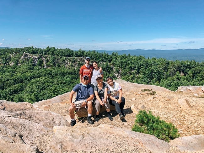 The Woks of Life family at the top of the lemon squeeze trail, cwww5.fioekdjsdas.cf