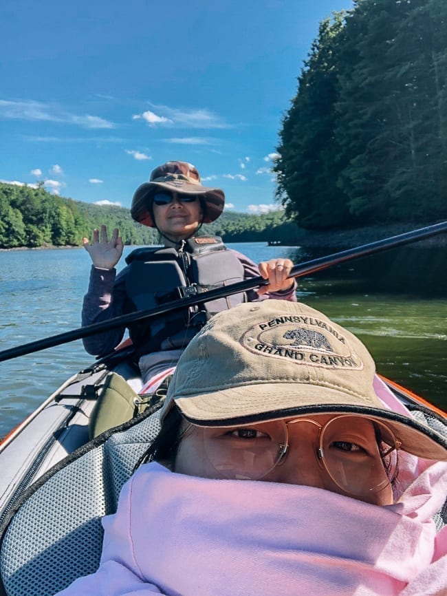 Kaitlin and Judy Kayaking on a reservoir, cwww5.fioekdjsdas.cf